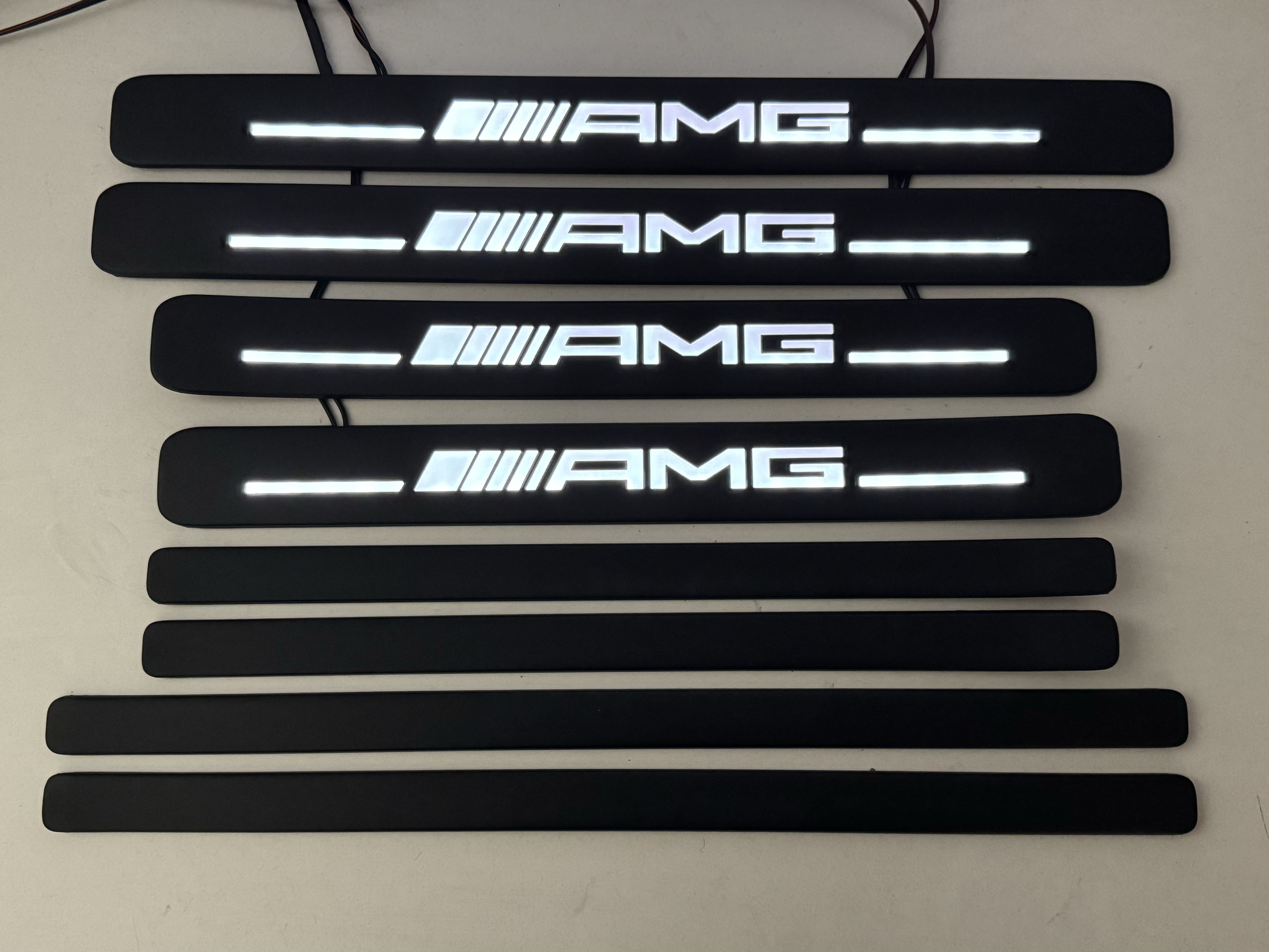 Nakładki na progi listwy Mercedes-Benz W223 2020- S-klasa AMG 8 szt białe led